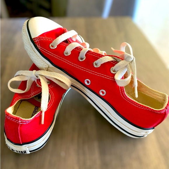 Boys Red Chucks Like New - Picture 4 of 8